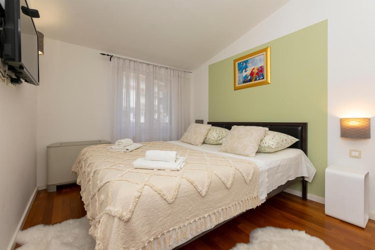 Apartments Villa White House Omiš Exteriör bild