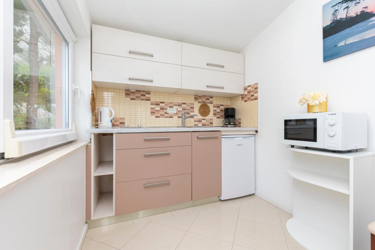 Apartments Villa White House Omiš Exteriör bild
