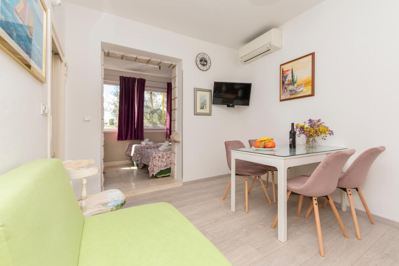 Apartments Villa White House Omiš Exteriör bild