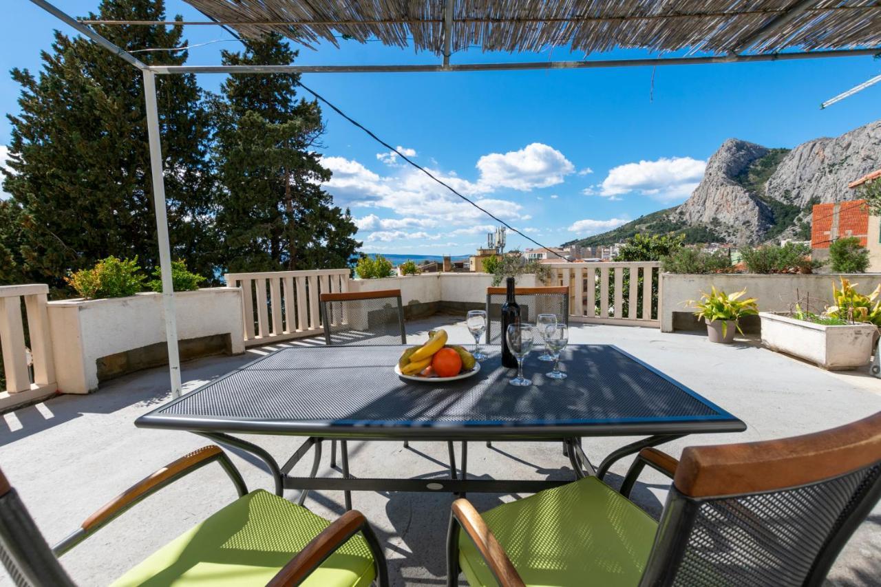 Apartments Villa White House Omiš Exteriör bild