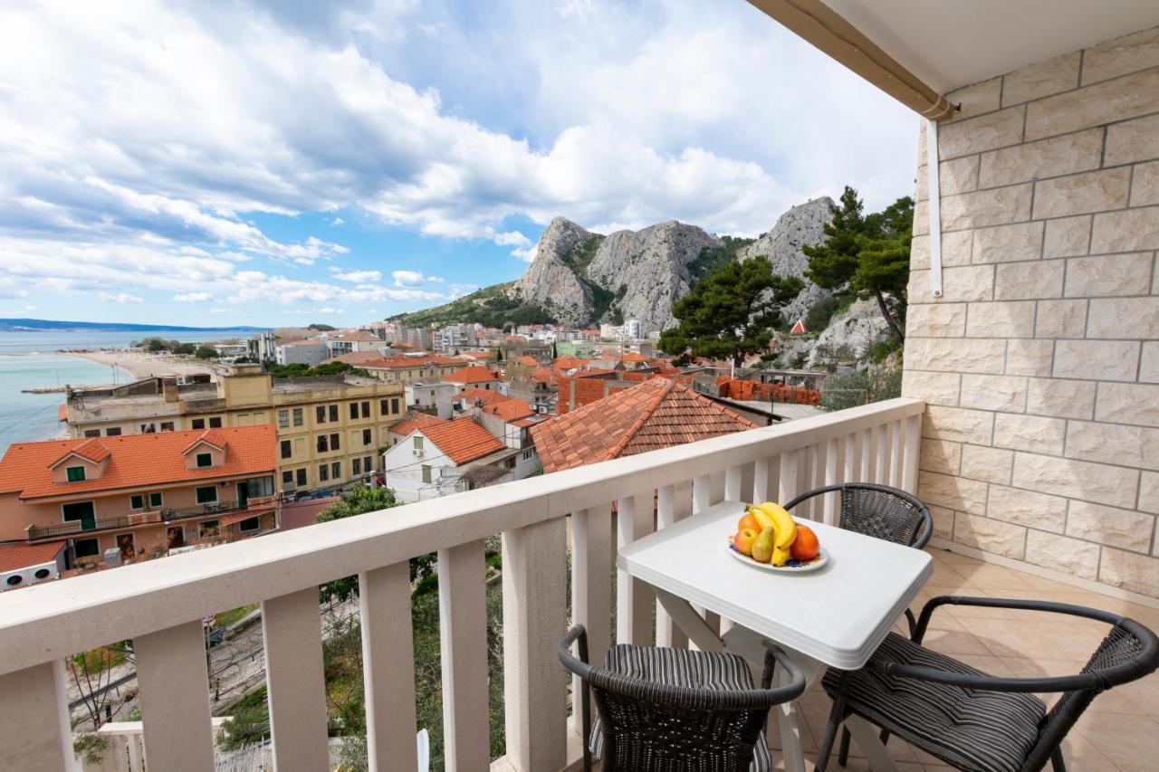 Apartments Villa White House Omiš Exteriör bild