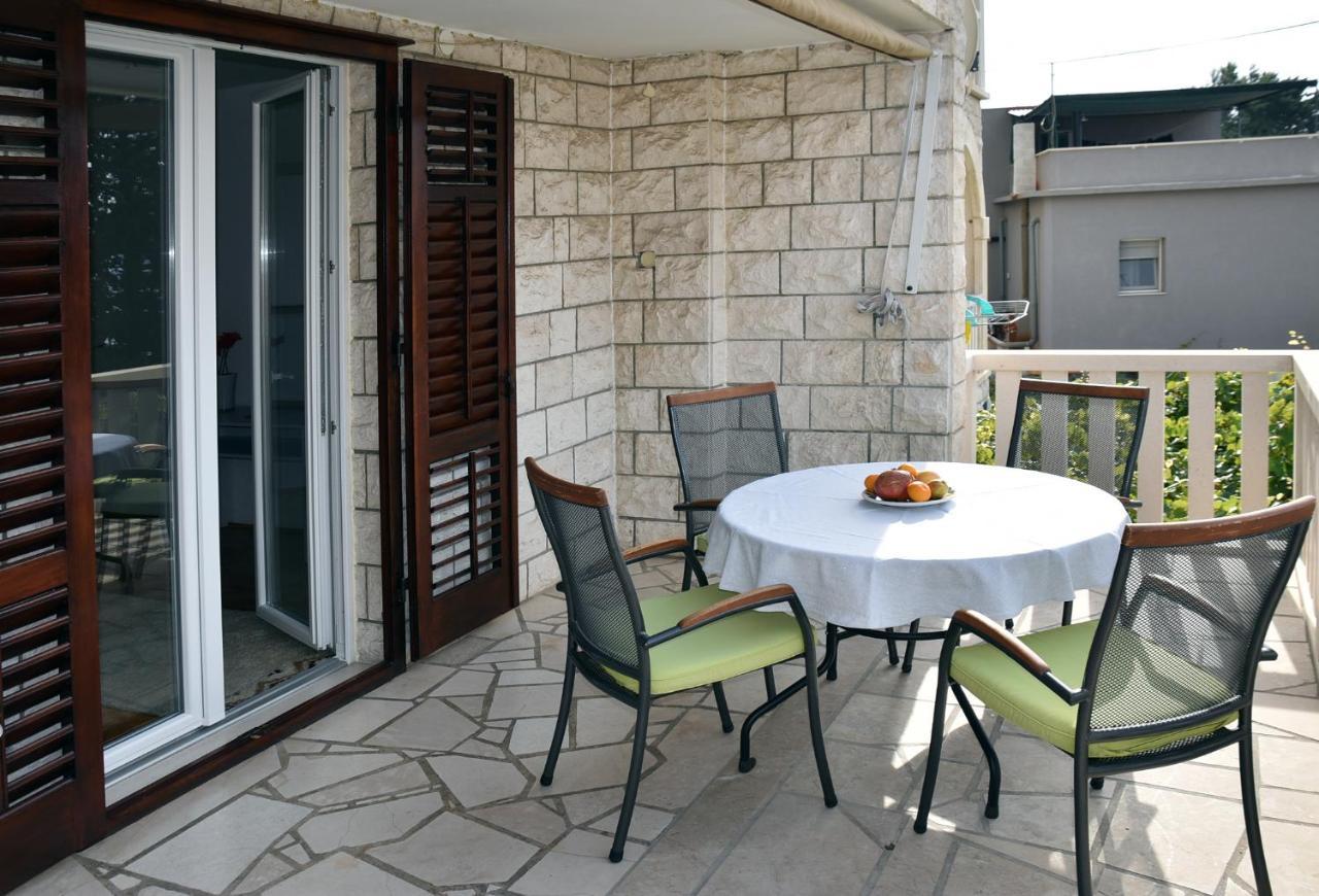 Apartments Villa White House Omiš Exteriör bild