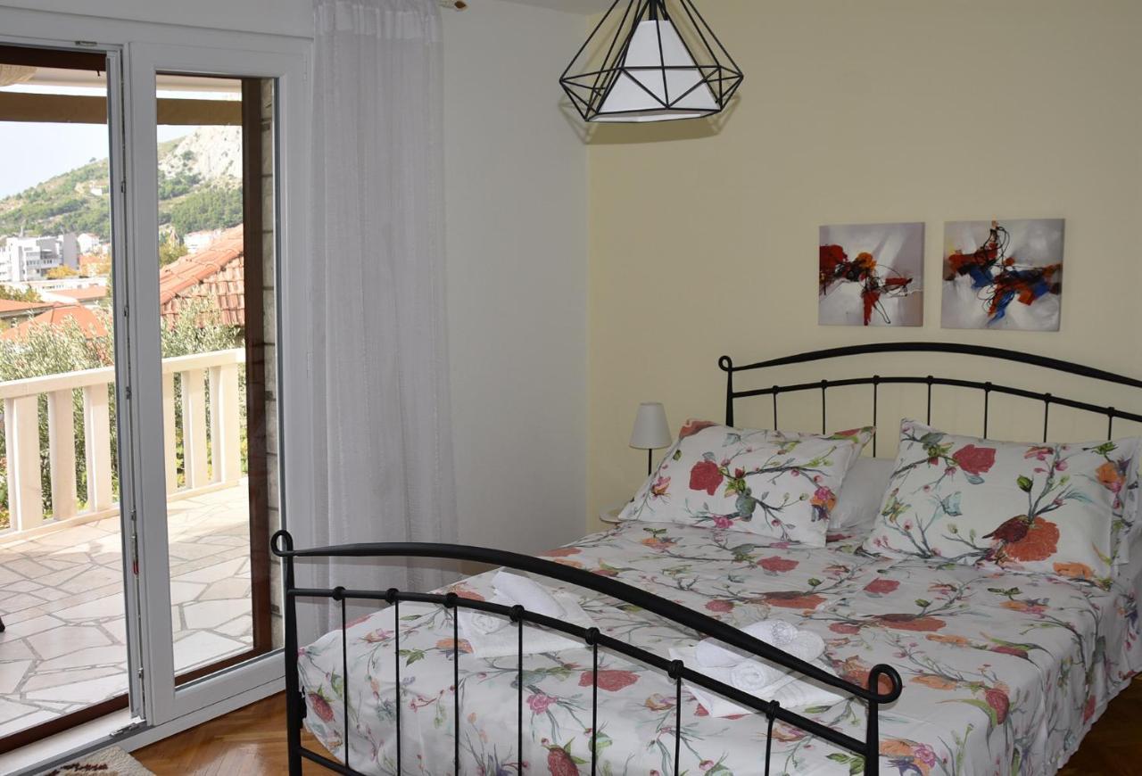 Apartments Villa White House Omiš Exteriör bild