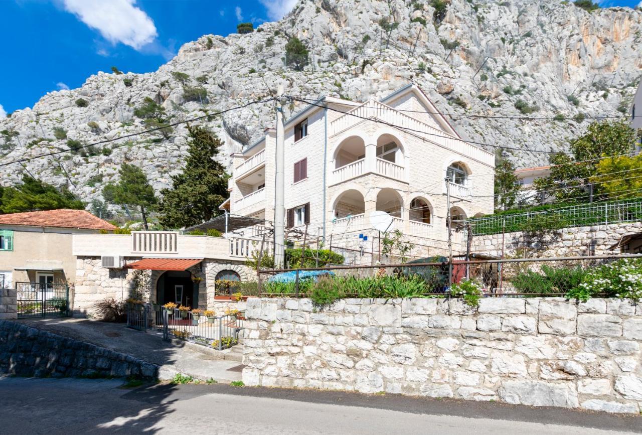 Apartments Villa White House Omiš Exteriör bild